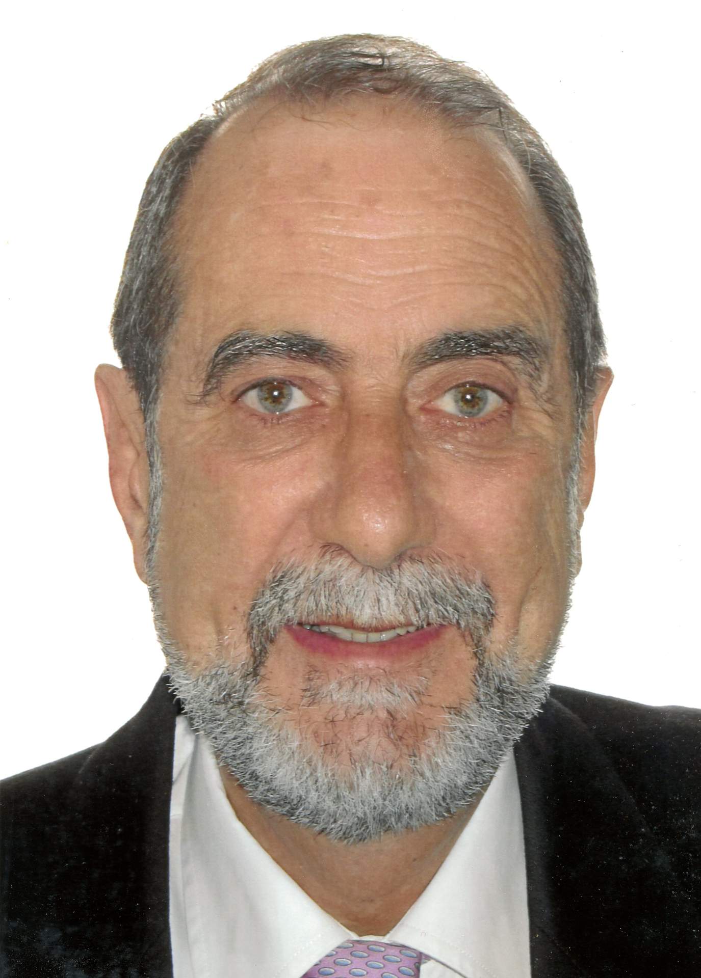 Luis Gil