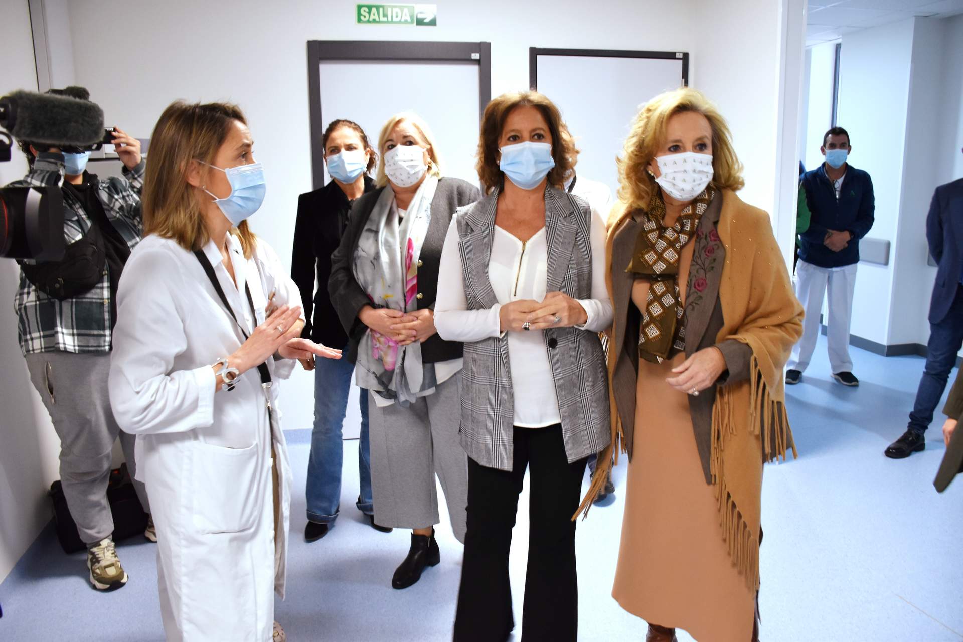 La consejera y su equipo en el área clínica