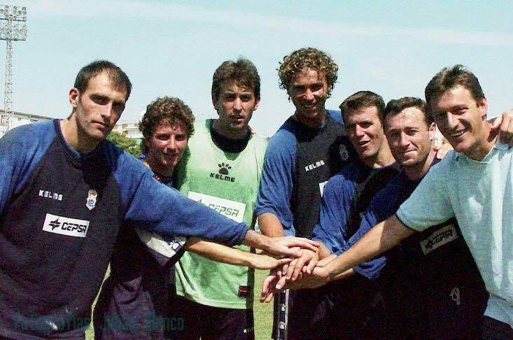 Con compañeros durante su epoca como jugador albiazul