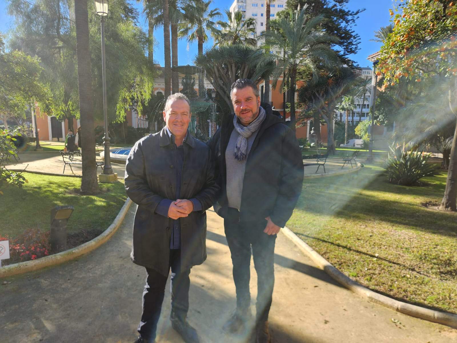 En los jardines de la Casa Colón