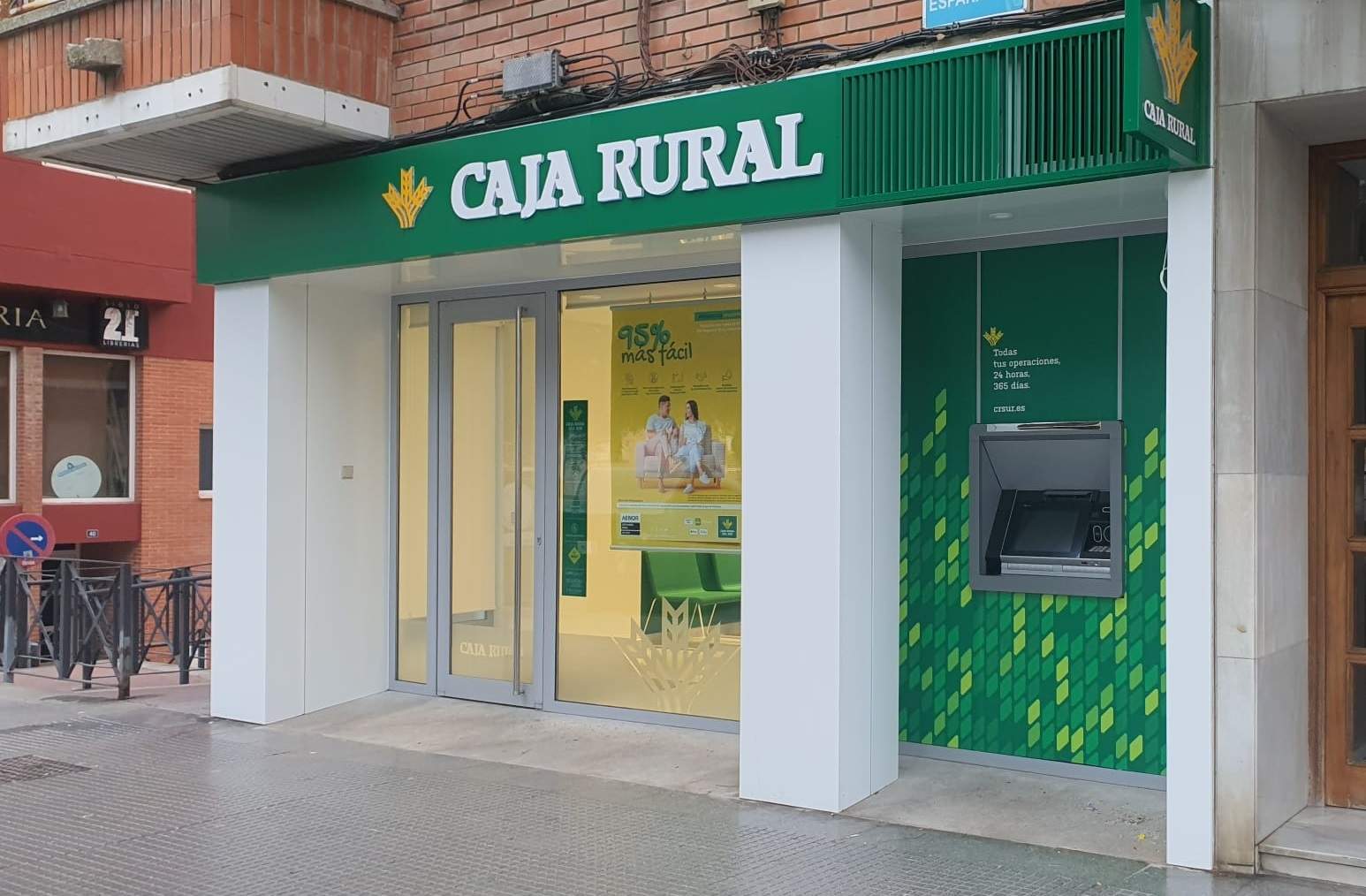 240205. Desde este lunes está abierta la nueva oficina de Caja Rural del Sur en Plaza de España