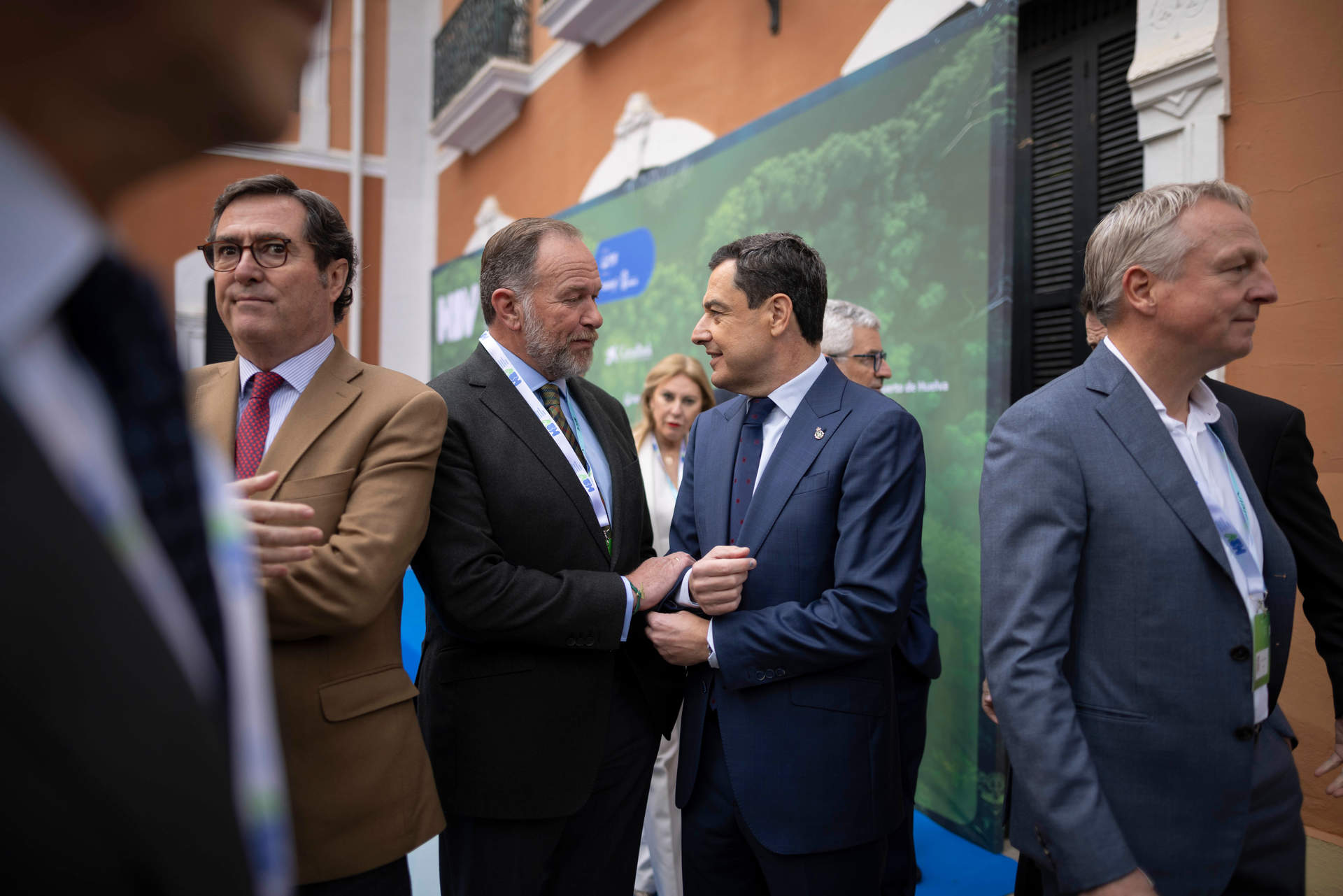 García Palacios saluda a Moreno Bonilla