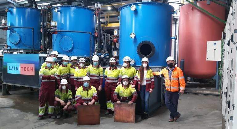 Eva Laín, junto al personal que trabaja en Riotinto