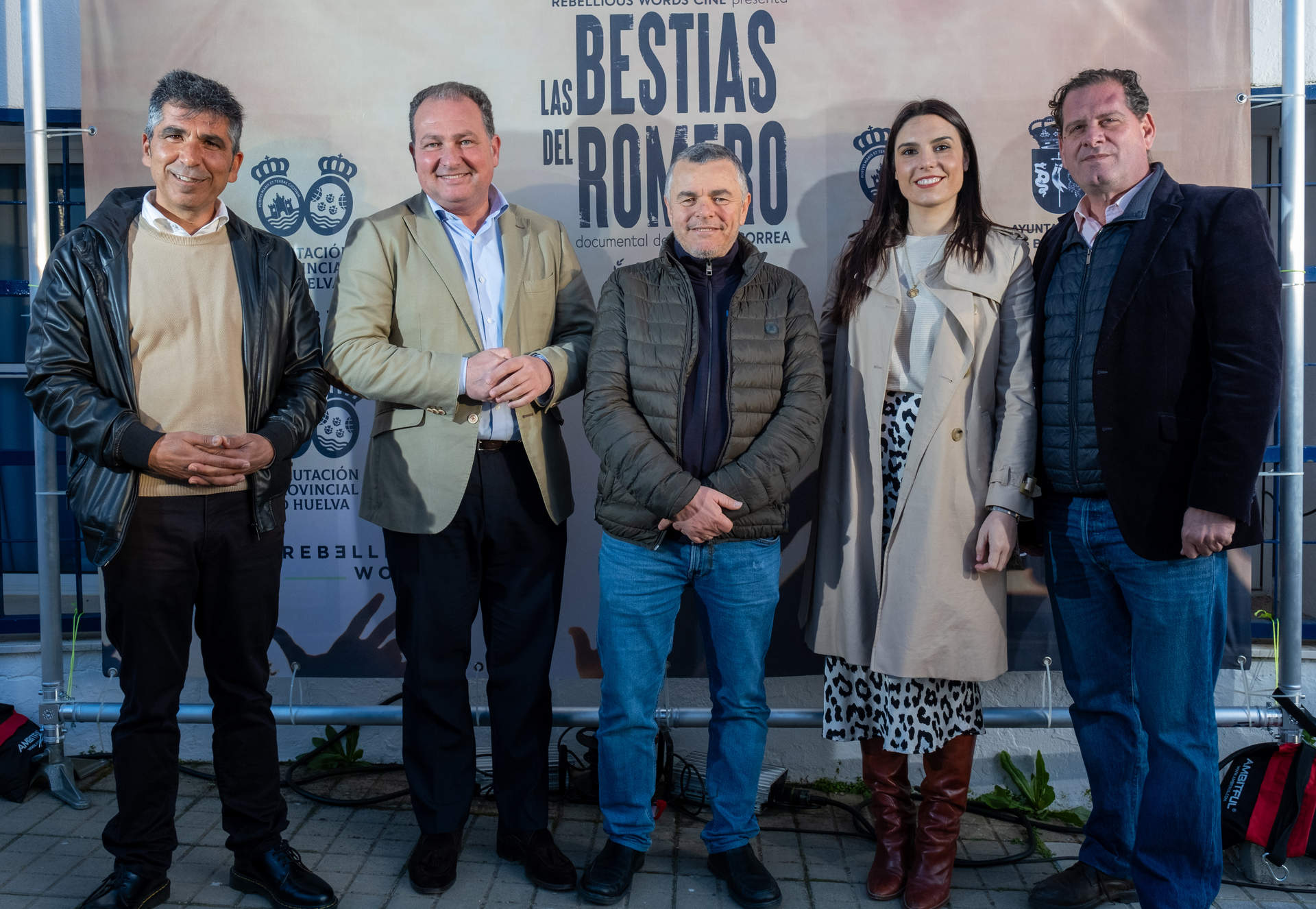 Toscano junto al equipo del documental