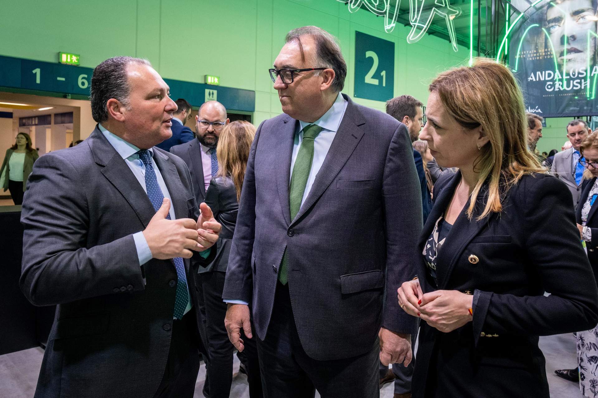 Toscano junto al consejero en la Feria de Turismo Berlín