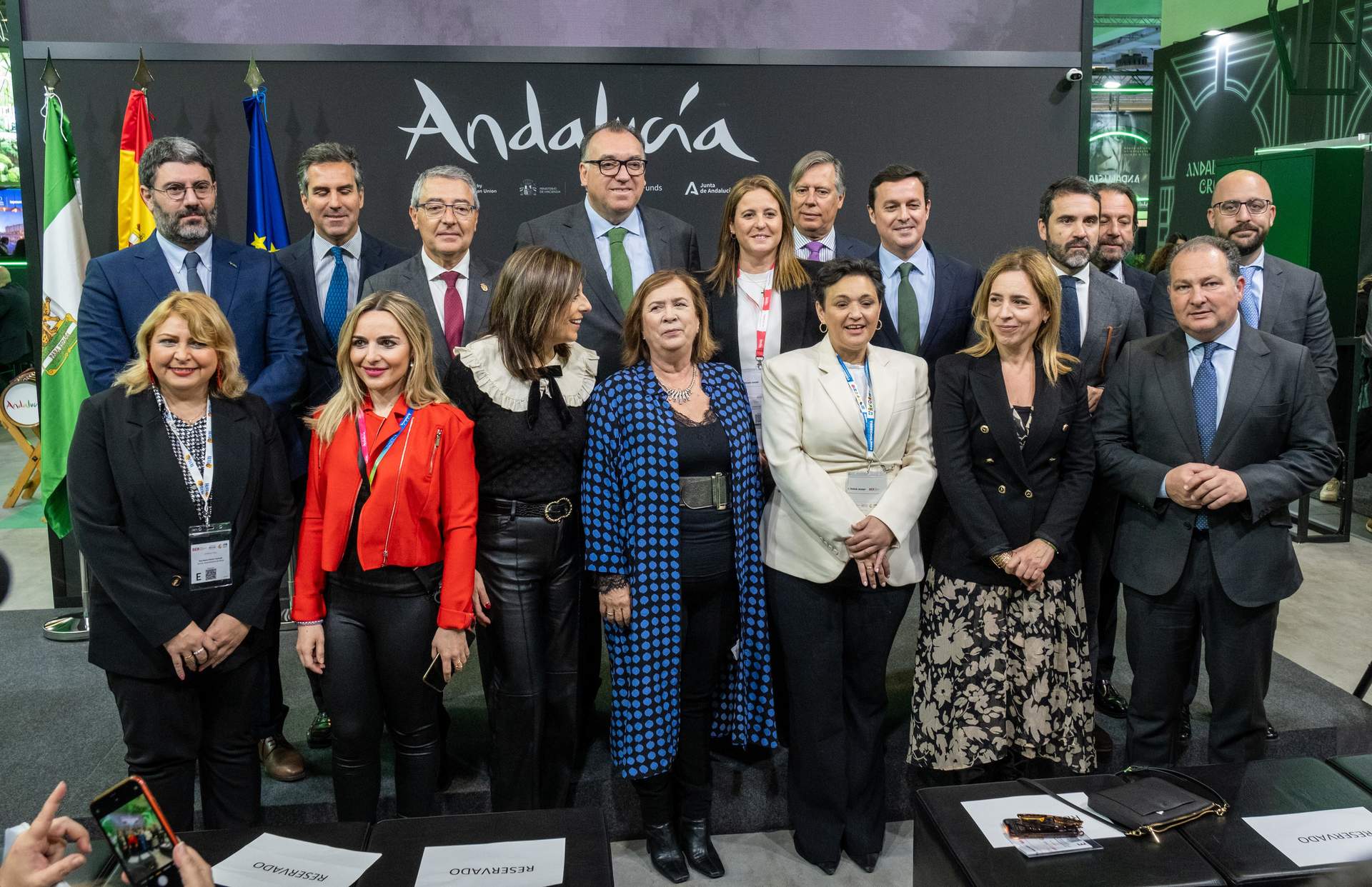 Feria de Turismo Berlín, foto de familia en el stand andaluz