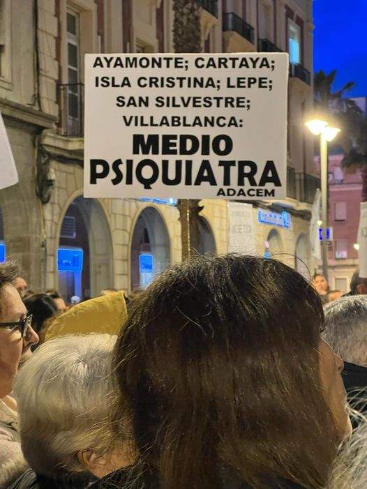 Una de las pancartas de la concentración