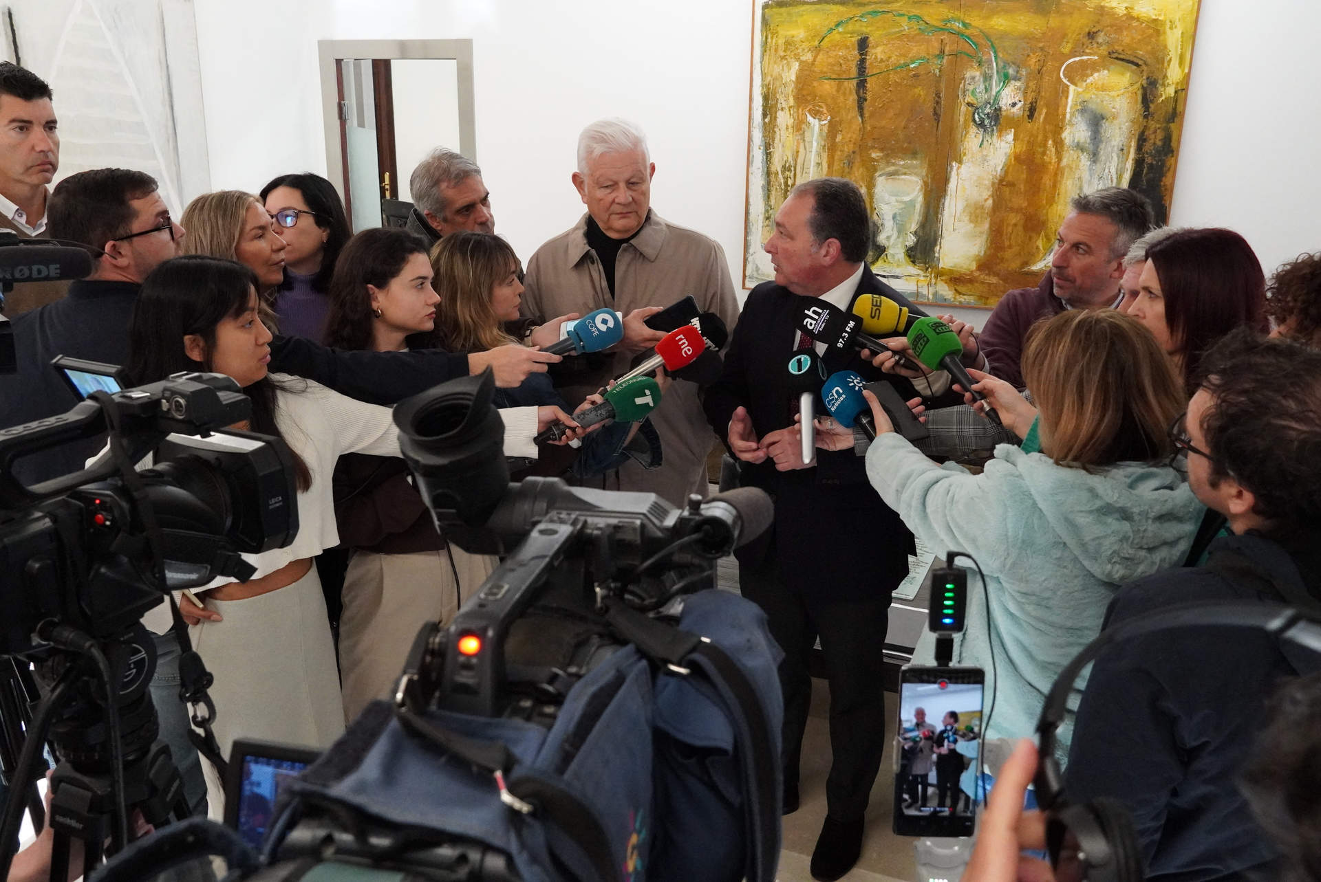 El presidente de la Diputación aborda las prioridades en infraestructuras