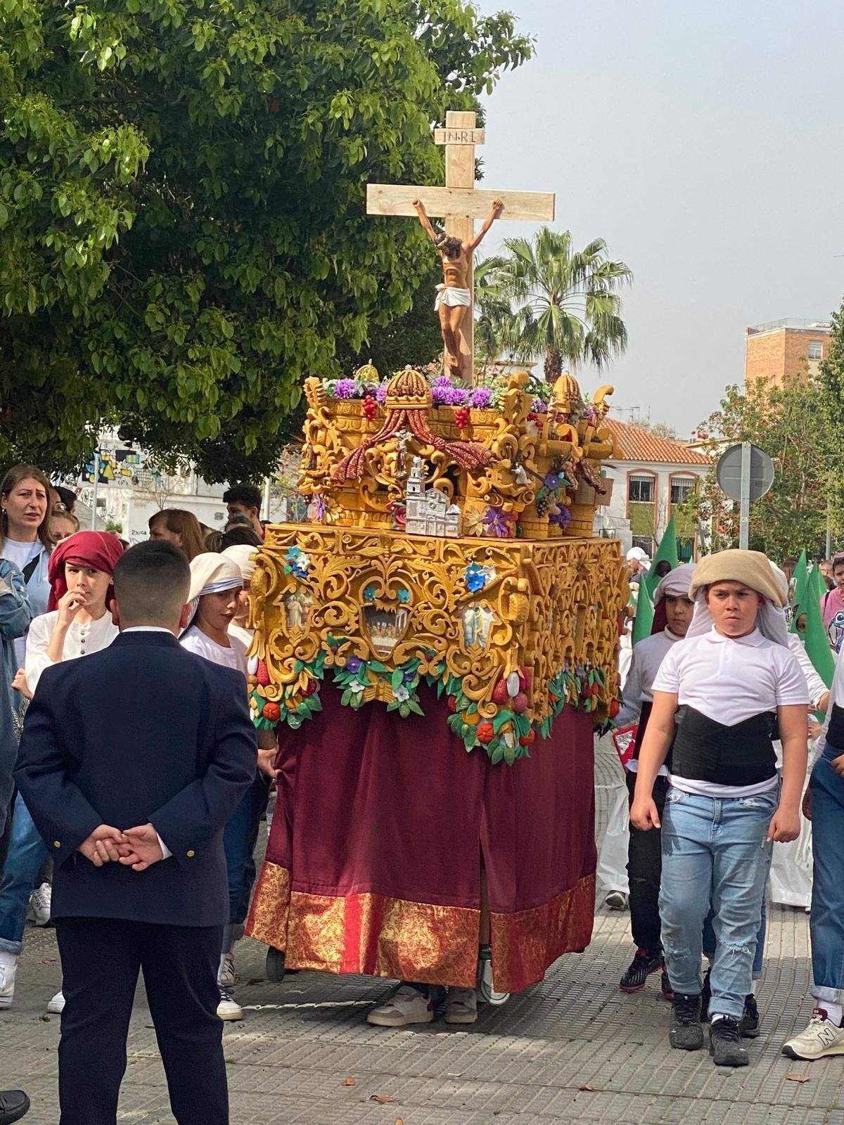 Abriendo la procesión