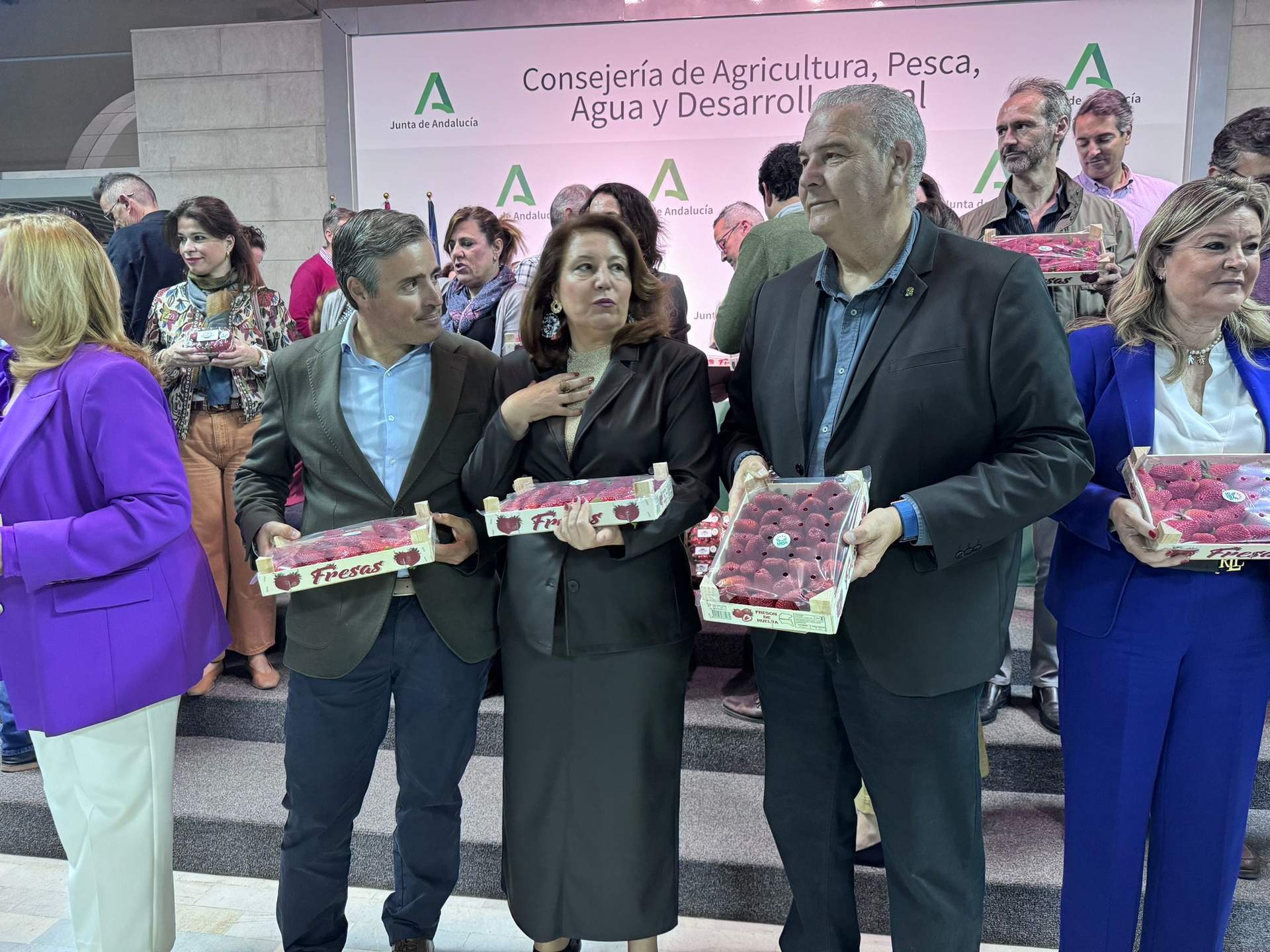 Crespo junto a Cano y Manuel Piedra