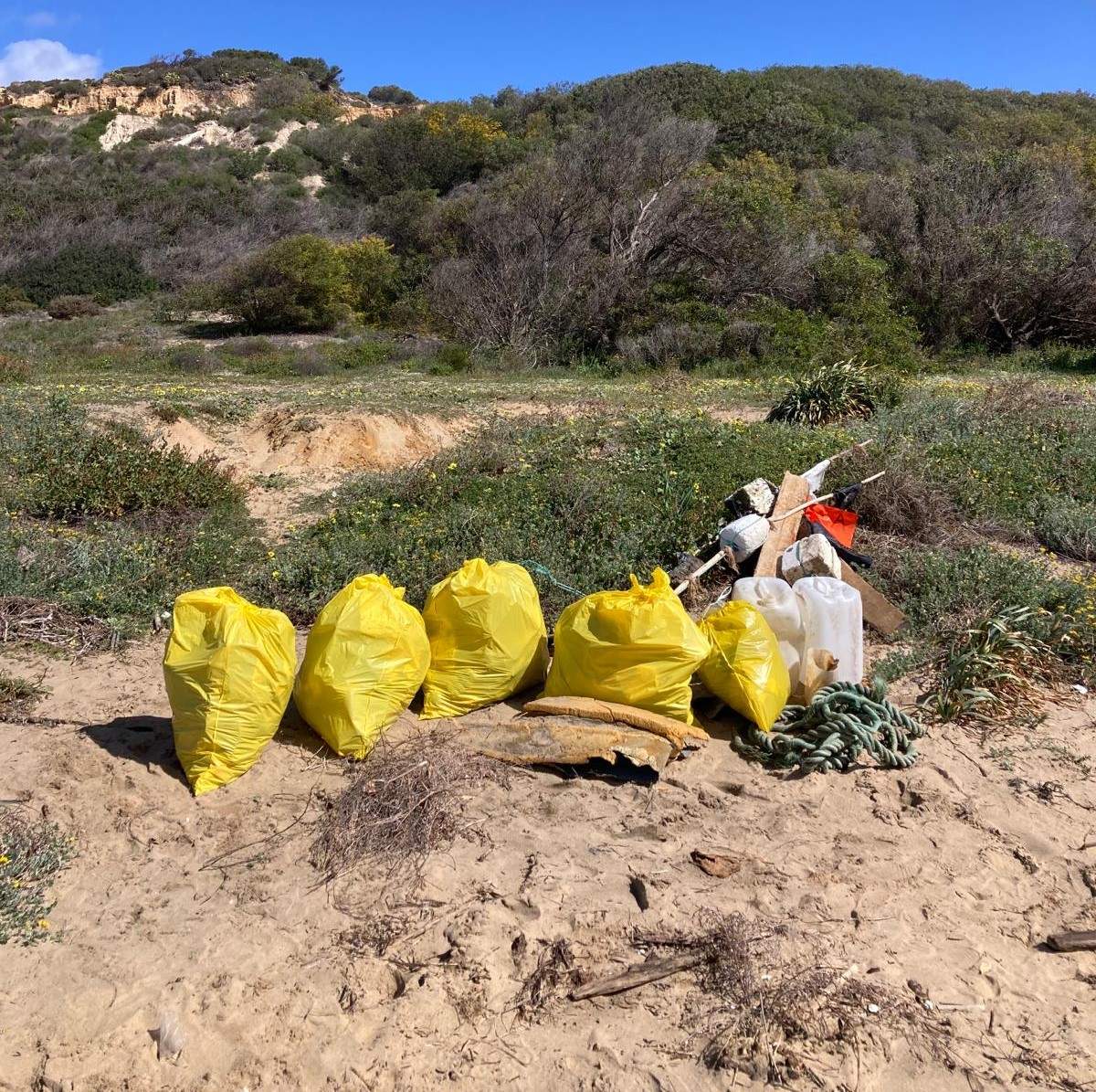 Basura en la zona de Manelli