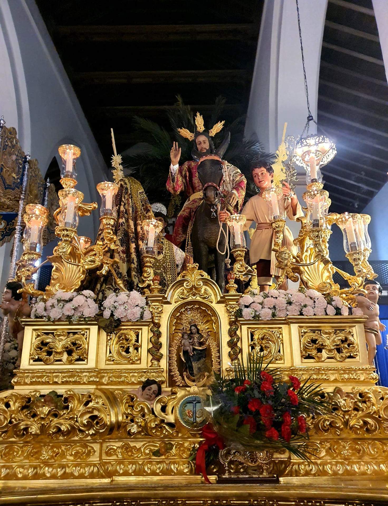 Paso de La Borriquita preparado para su salida