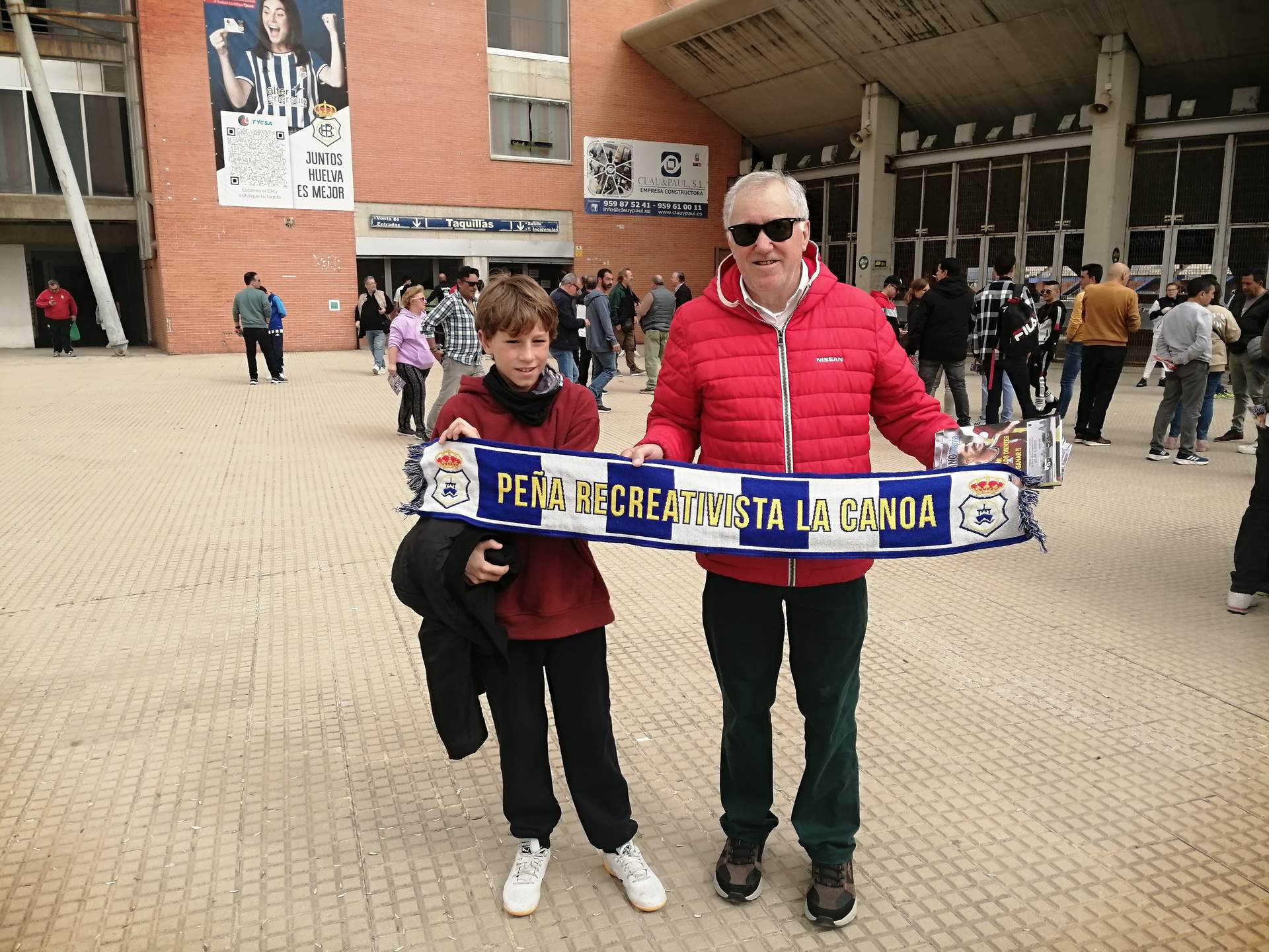 Gael Gabari Camacho con su abuelo