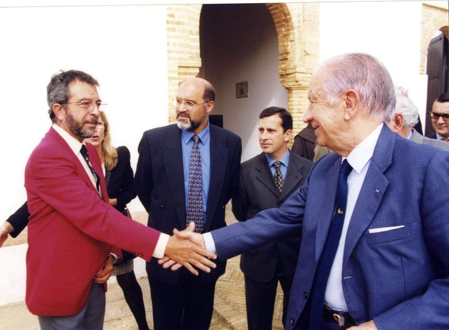 Recibiendo el saludo del siempre recordado Juan Antonio Samarach el que fuese presidente del COI