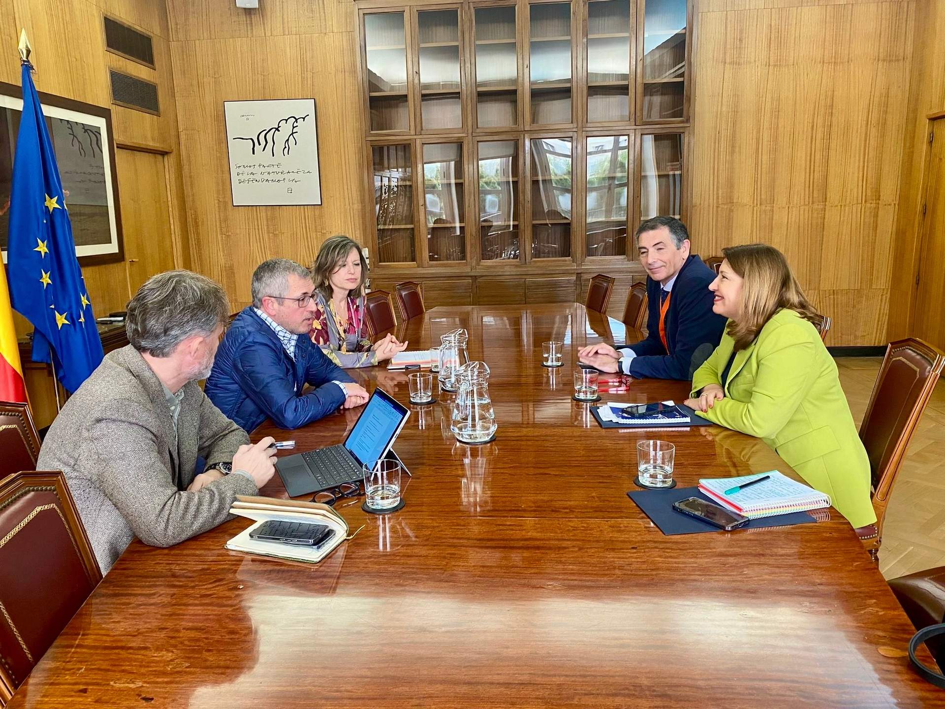 Reunión de la consejera Crespo con Hugo Morán, SEMA.