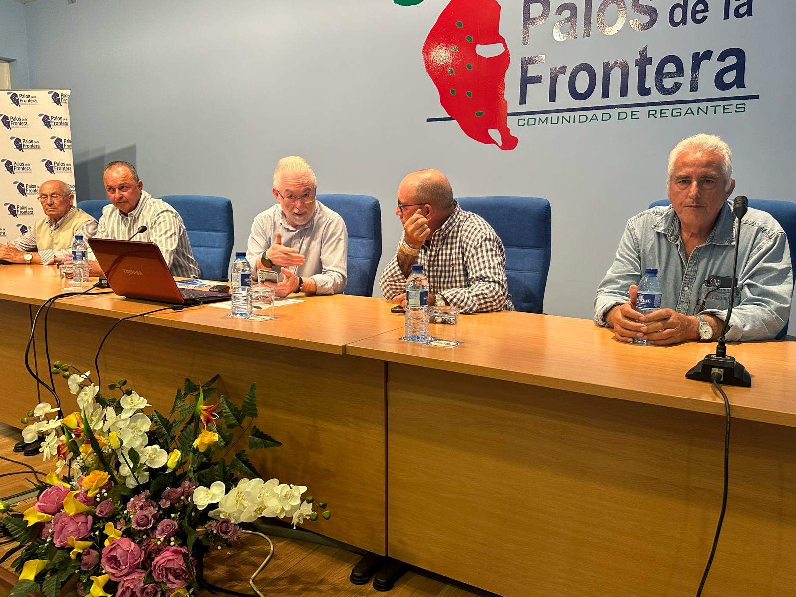 Mesa presidencial de la CR Palos