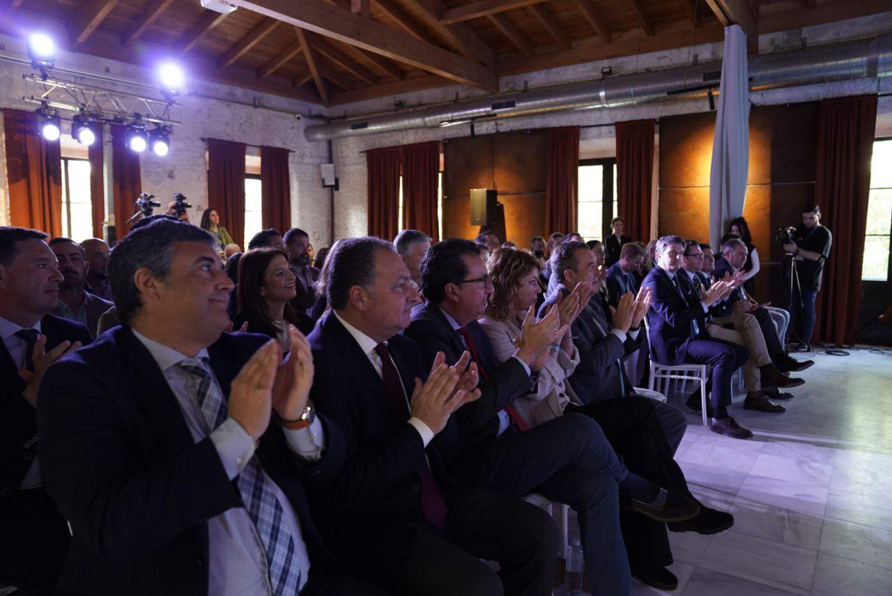 Autoridades en el acto