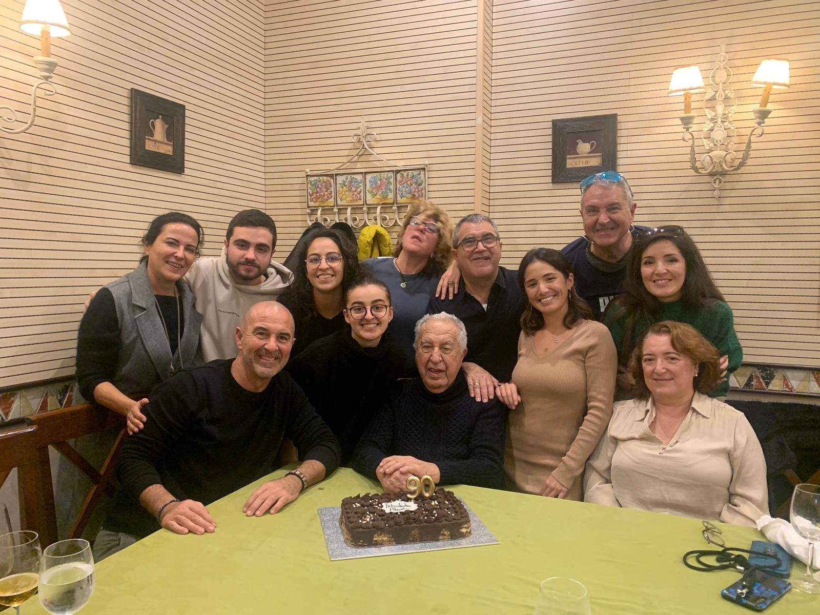 En sus 90 cumpleaños junto a su familia