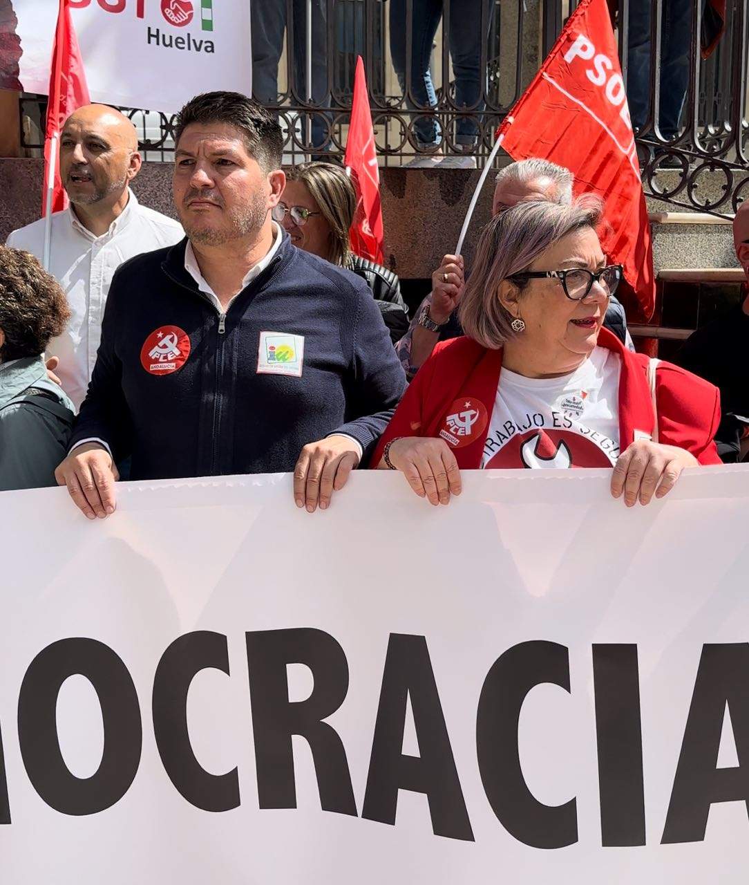 Marcos Toti, junto a Mónica Rossi en la manifestación