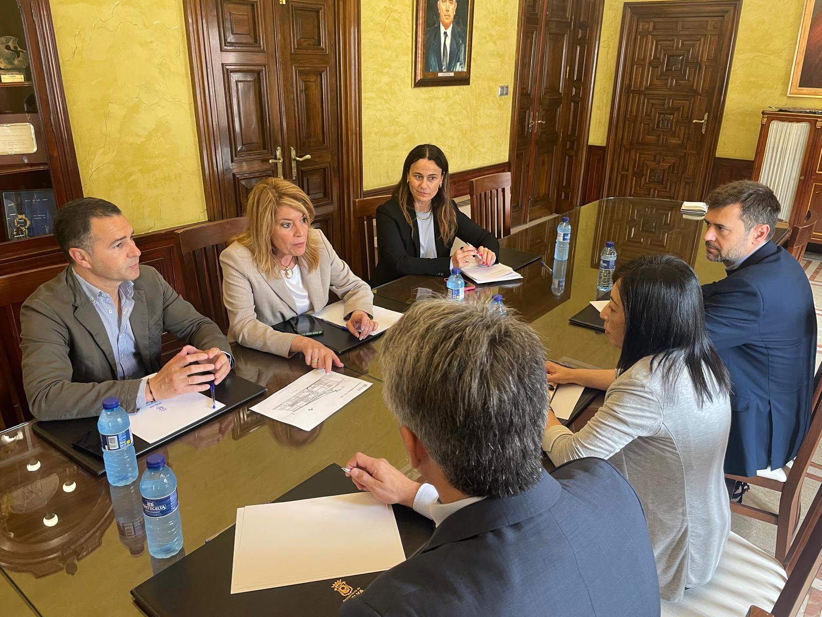 Reunión Trina Solar en el Ayuntamiento