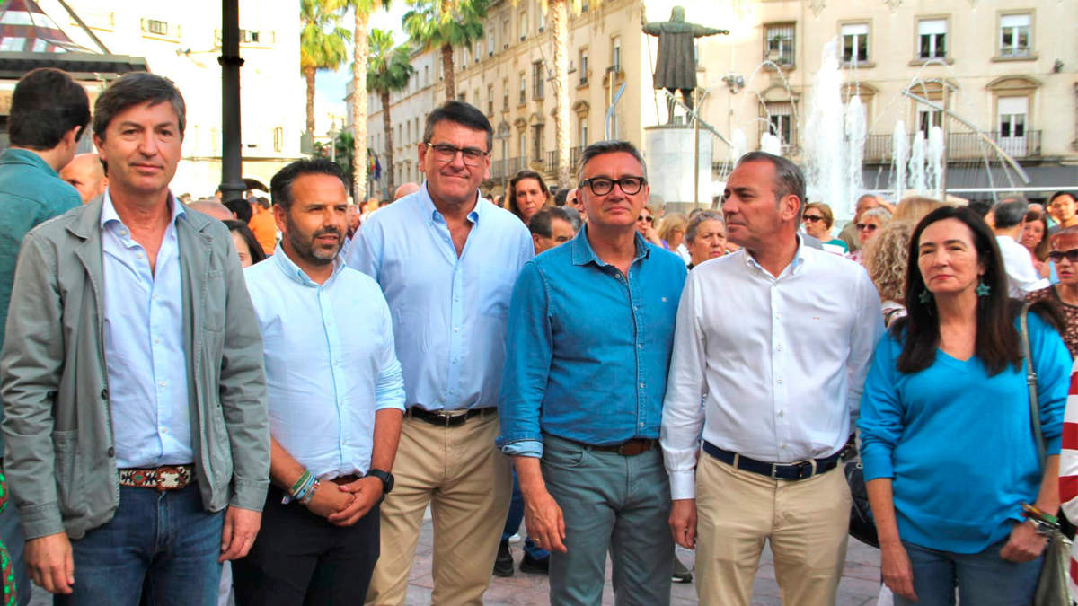Grupo de VOX en la manifestación.