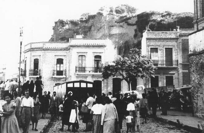 Imagen en blanco y negro de la zona del derrumbe en 1956