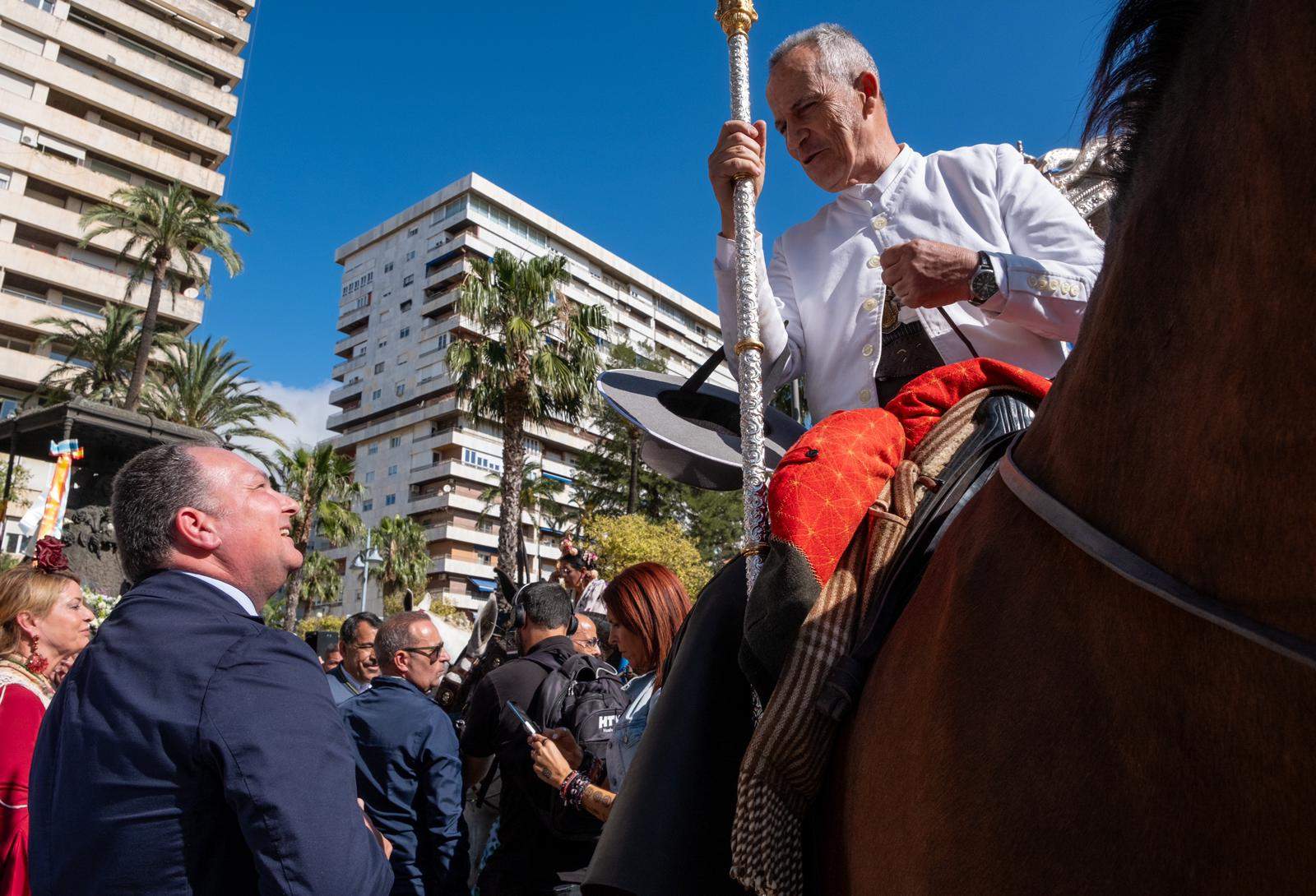 Toscano despide a la Hermandad de Huelva en su camino rociero