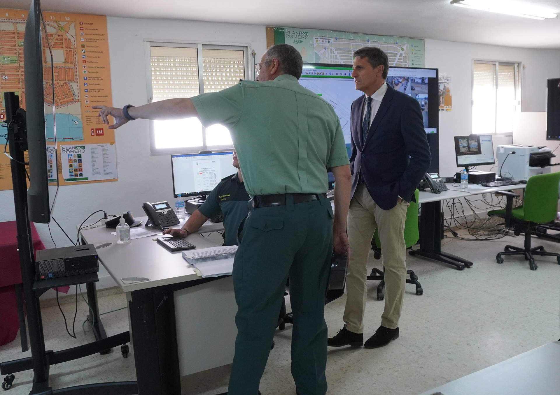 El delegado del Gobierno de España visita el dispositivo