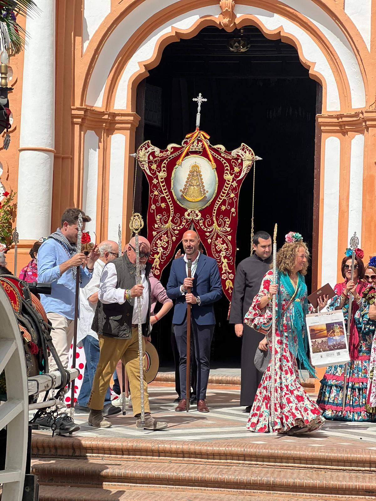 LLegada a la iglesia de la Asunción en Almonte