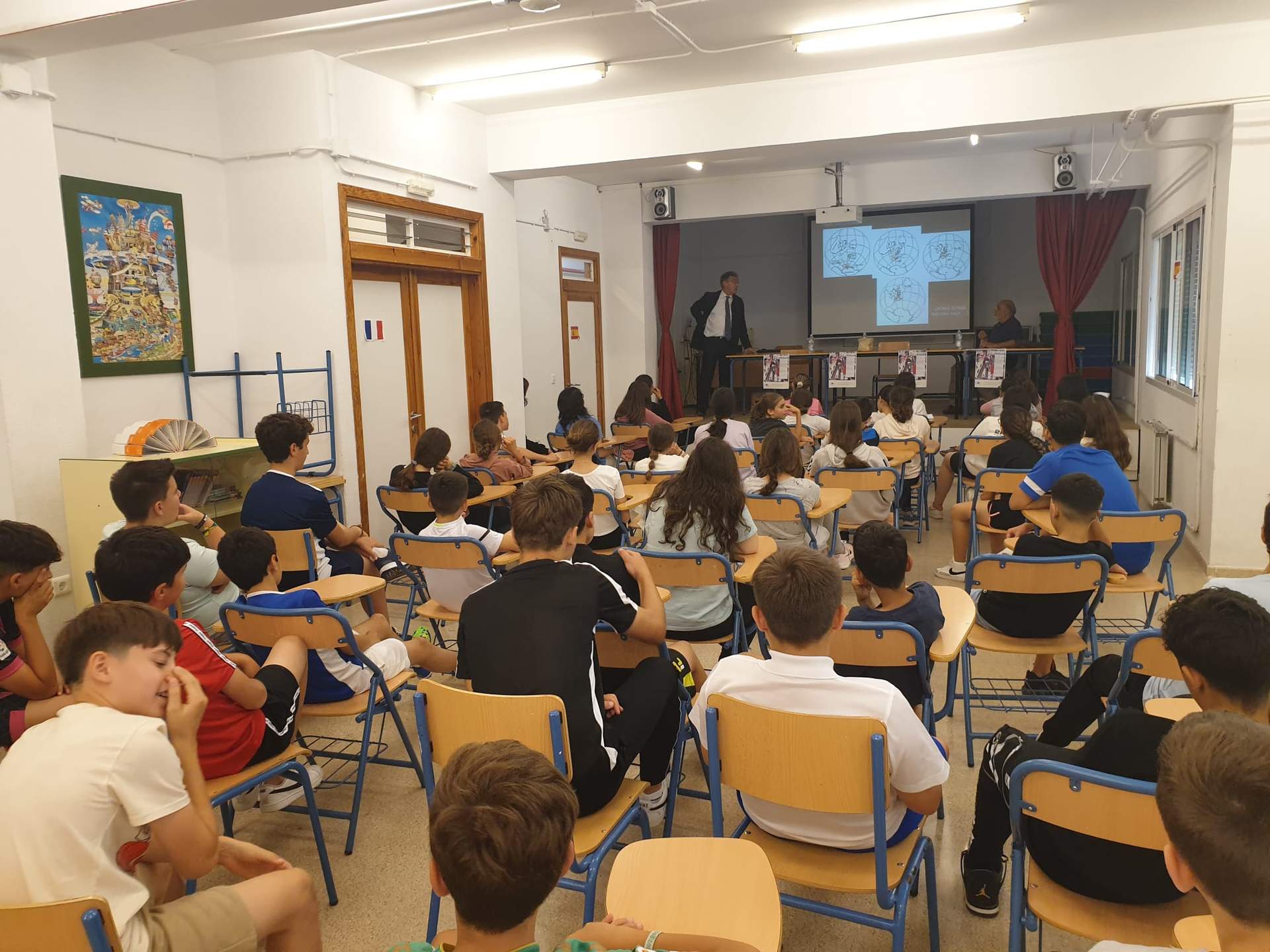 Alumnado en una charla de las jornadas del año pasado