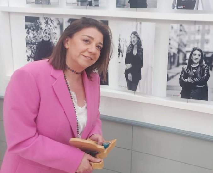 Ana galardonada en la II edición de Mujeres Imparables