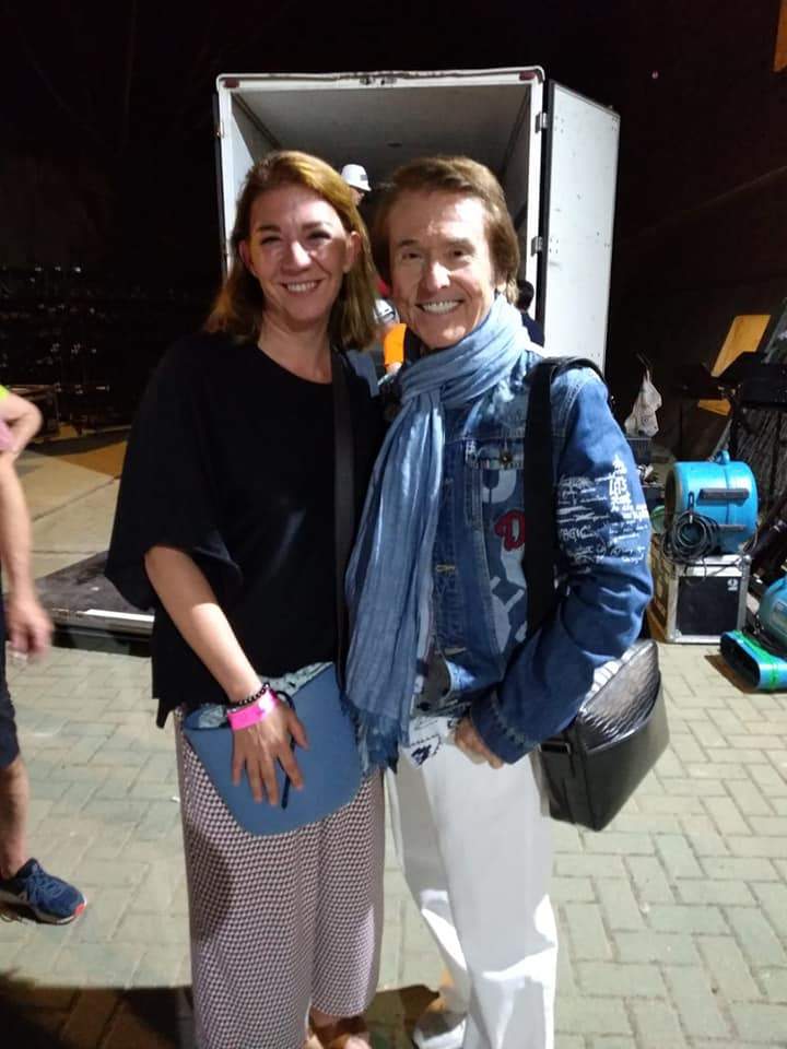 Junto aL cantante de Linares Raphael