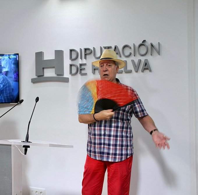 'La Moni' en una de sus visitas a la Diputación de Huelva
