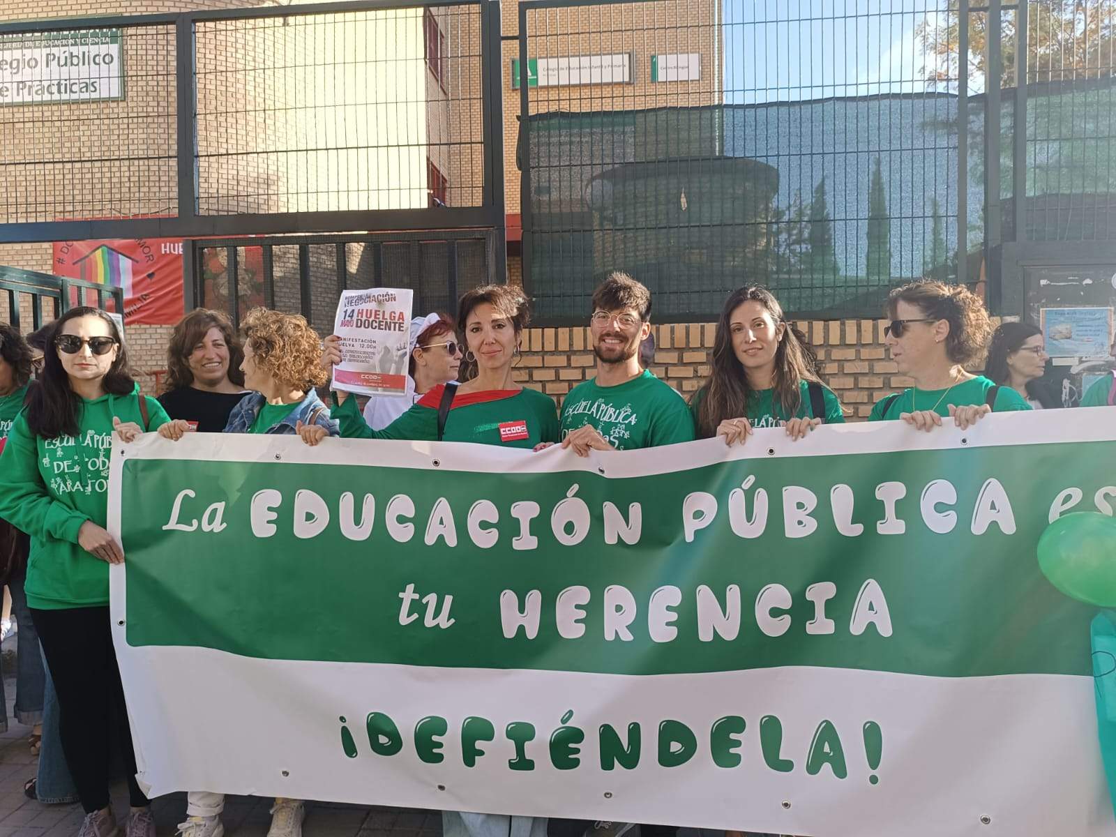 Protesta contra la supresión de unidades educativas en Huelva