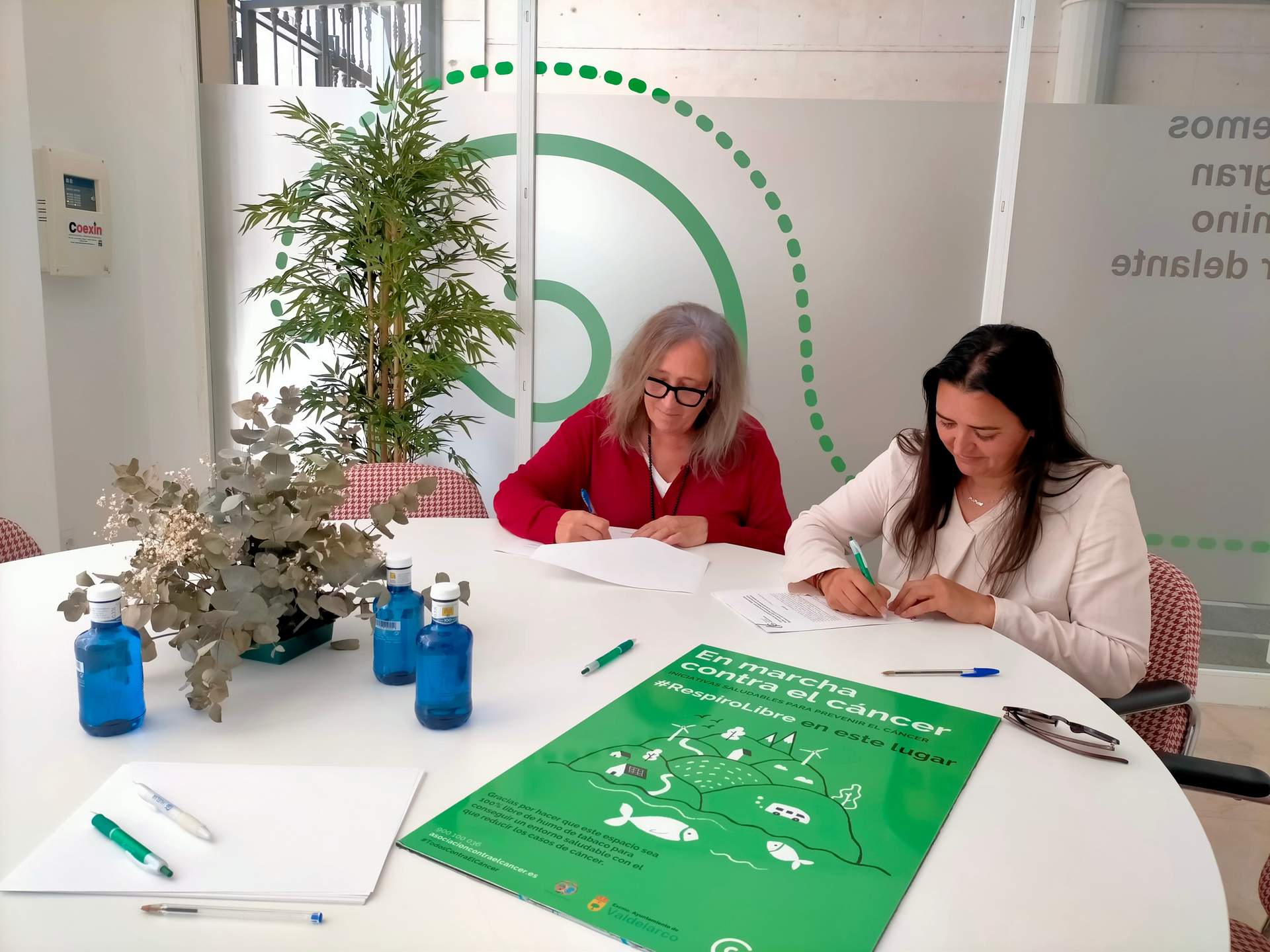 Firma Nuevo Espacio Sin Humo Valdelarco