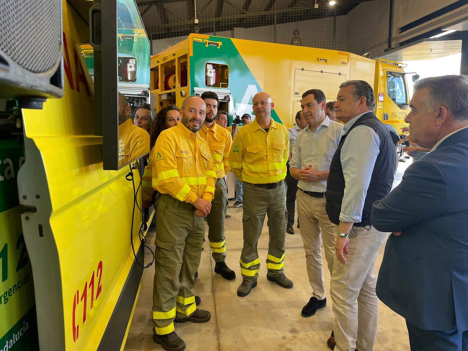 Visita a Cabezudis, junto al alcalde de Almonte, Francisco Bella