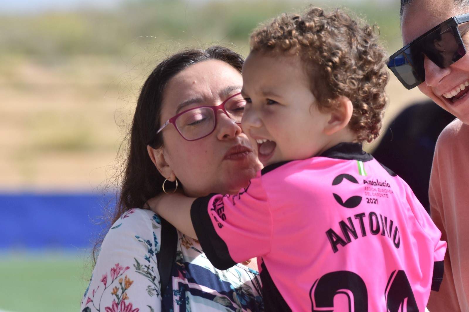Amor de madre. Con su hijo Antonio