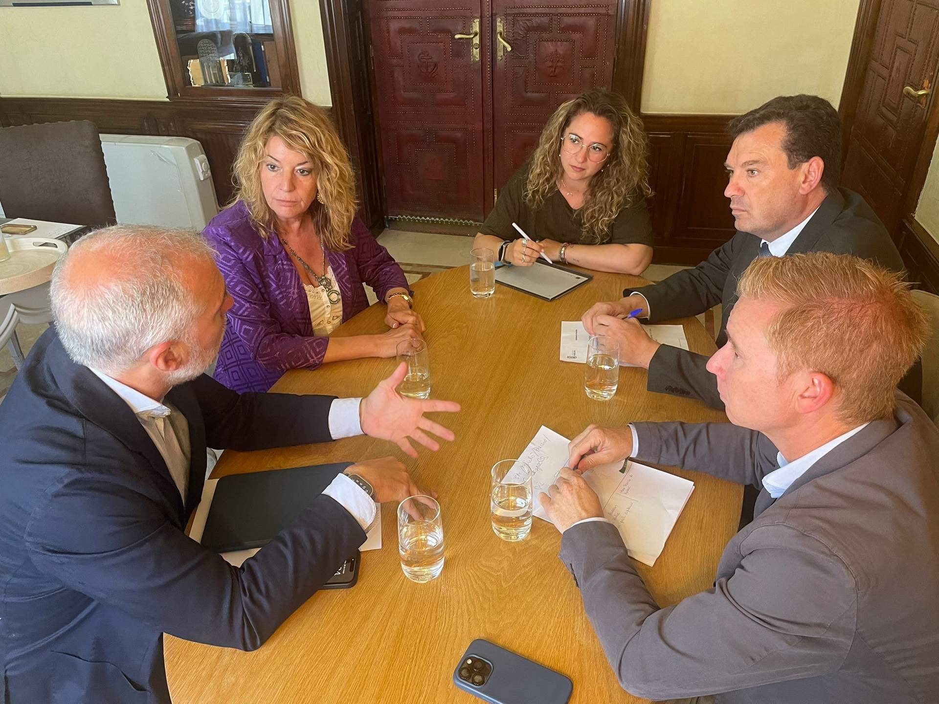 Reunión de la Mesa de Cruceros