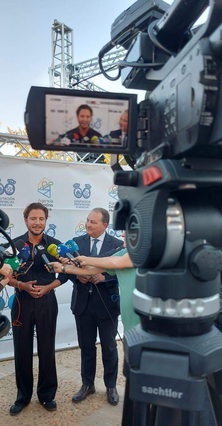 Toscano, junto a Manuel Carrasco en la presentación de la nueva imagen turística