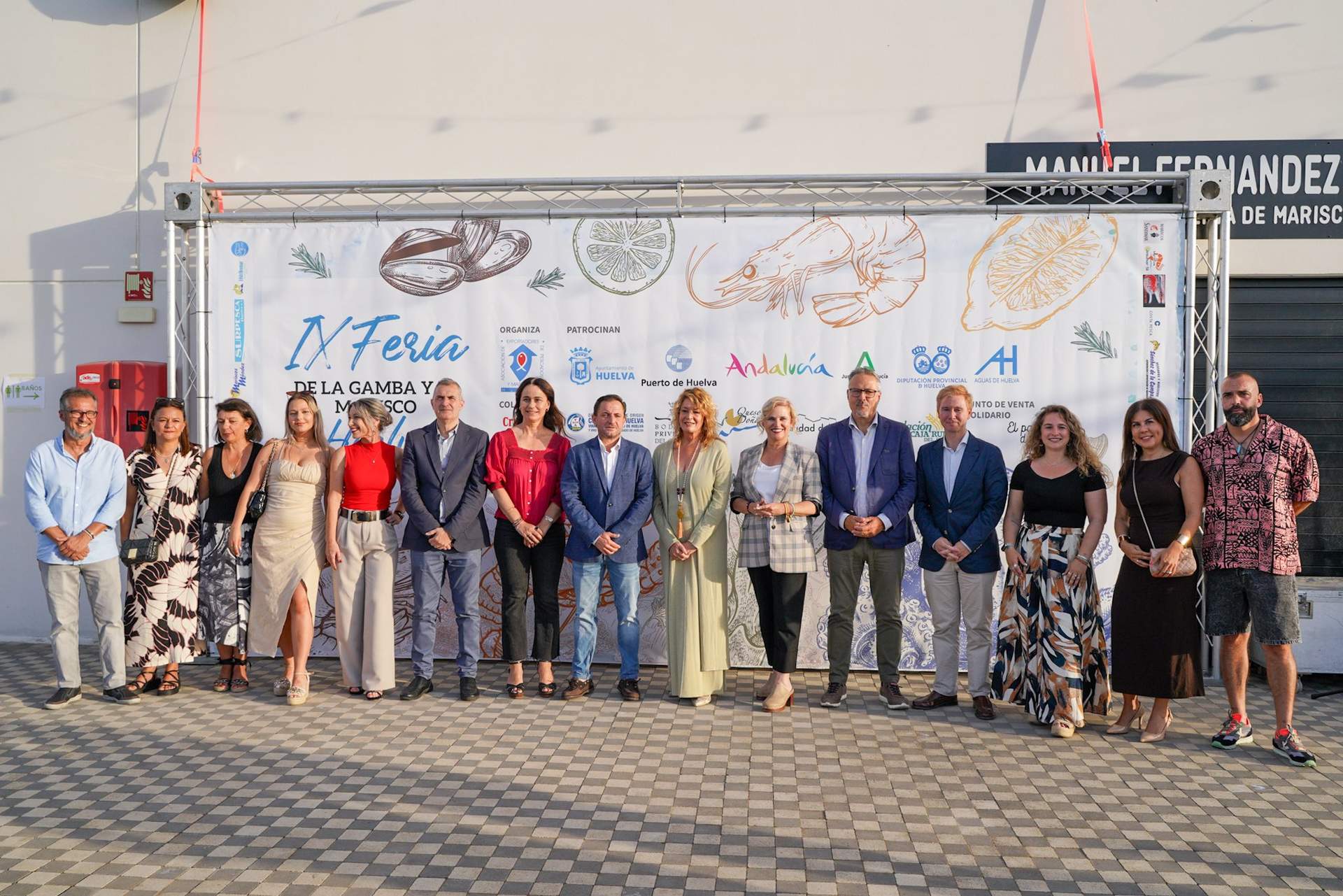 Foto de familia de la inauguración
