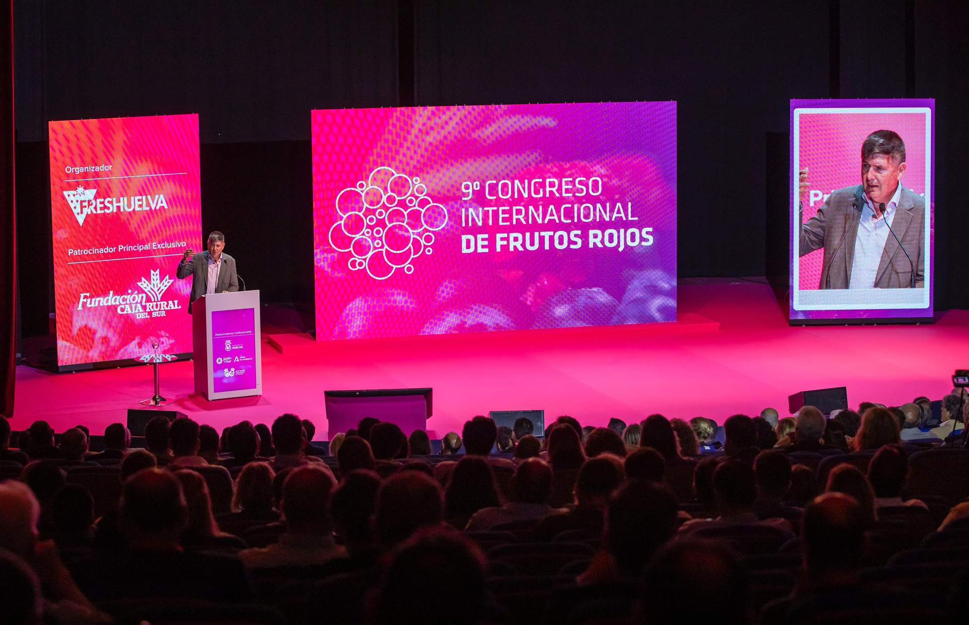 Conferencia de Manuel Pimentel