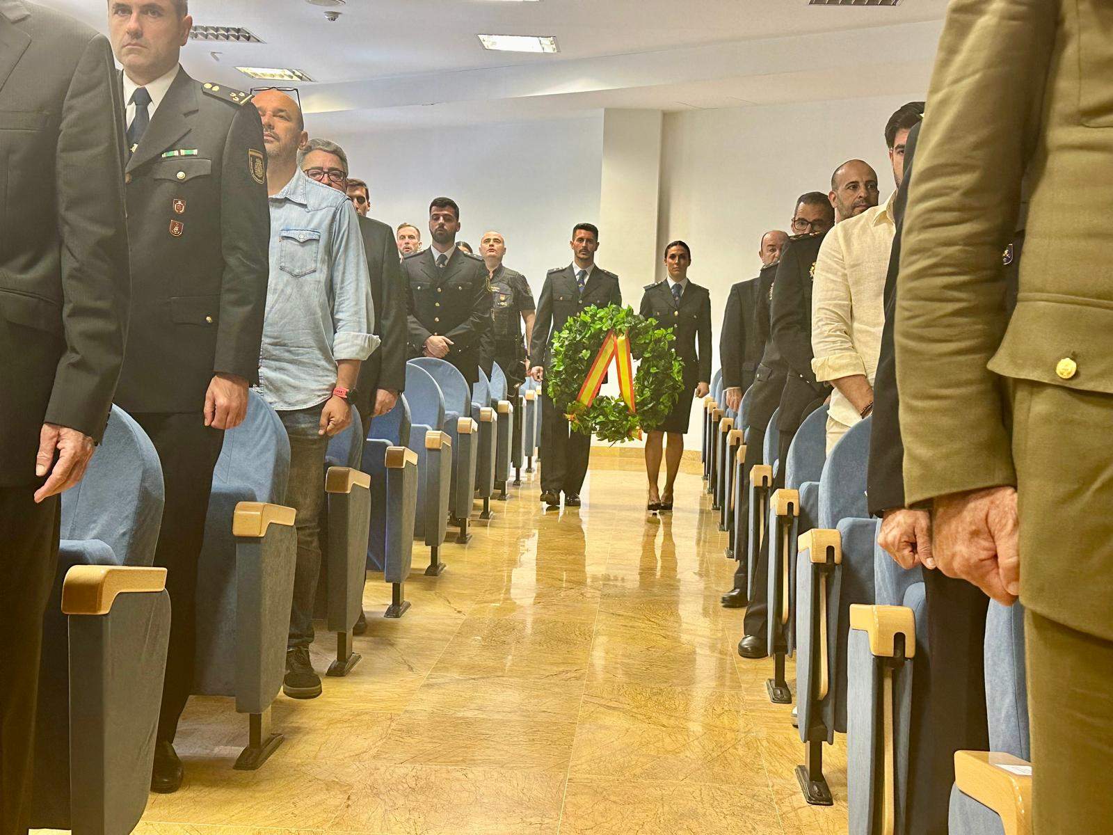 Homenaje a las víctimas del terrorismo en la Policía Nacional
