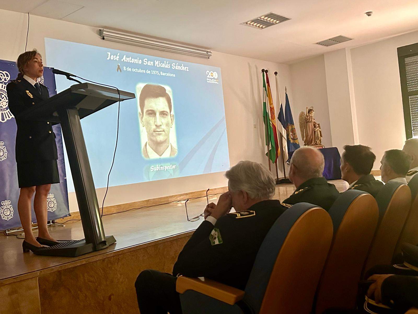 Recuerdo de los agentes asesinados