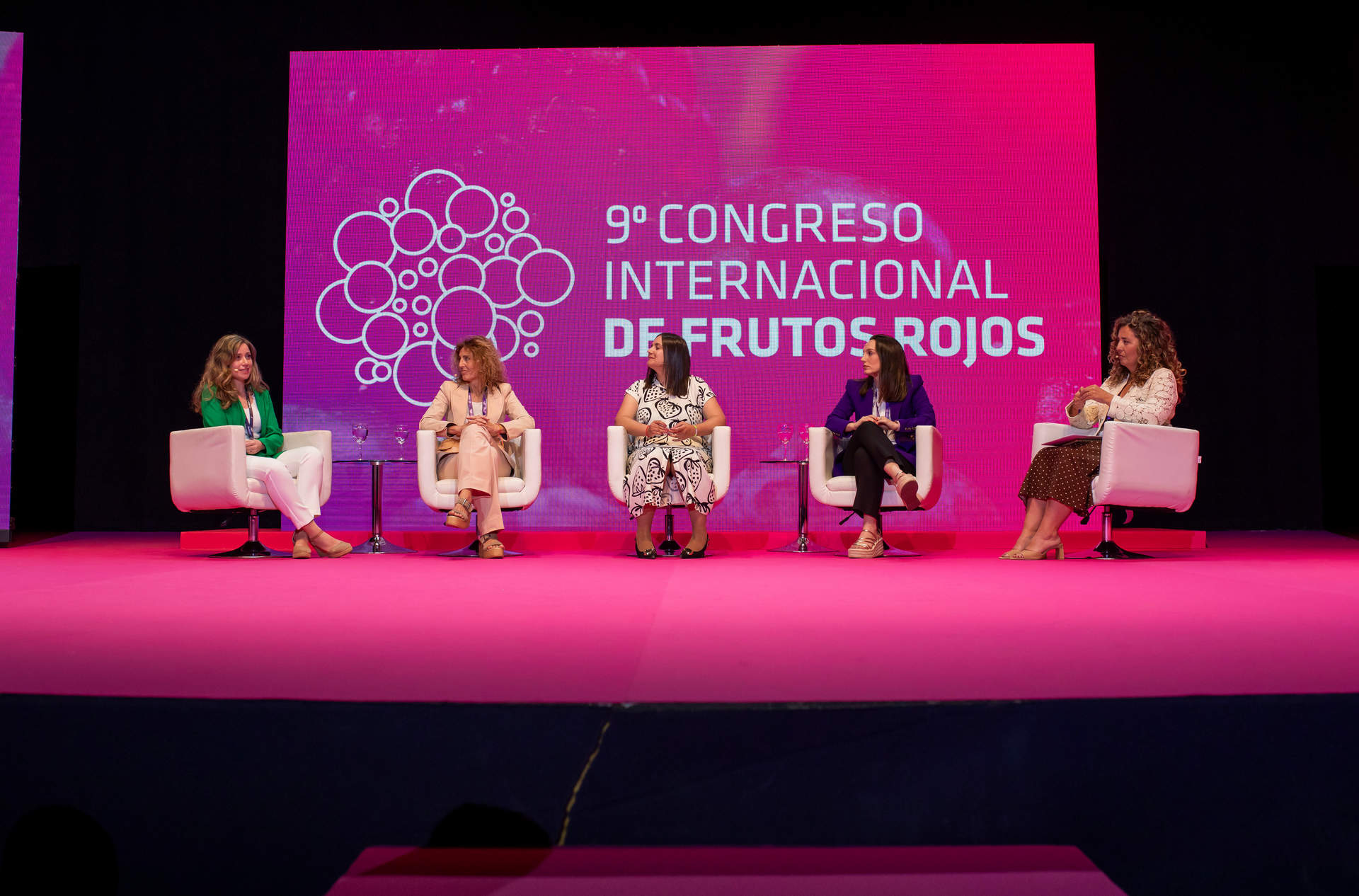 Mesa redonda sobre la mujer en el sector del agro