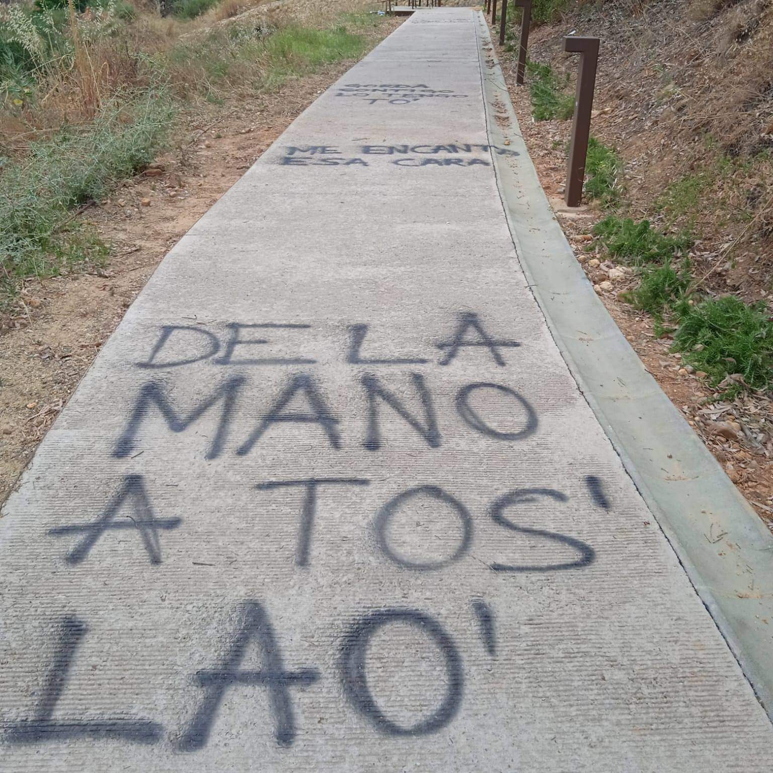 Otra de las pintadas en el camino