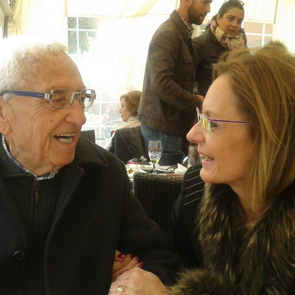 Rosa junto a su padre