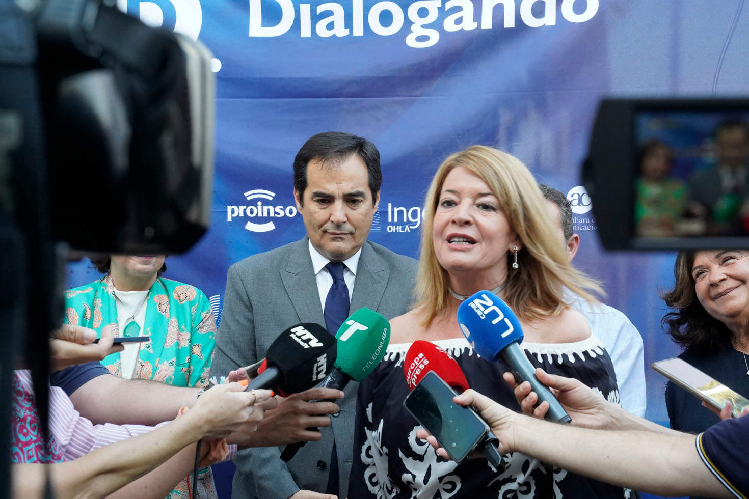 Miranda, junto al consejero Nieto en el Foro 'Dialogando'