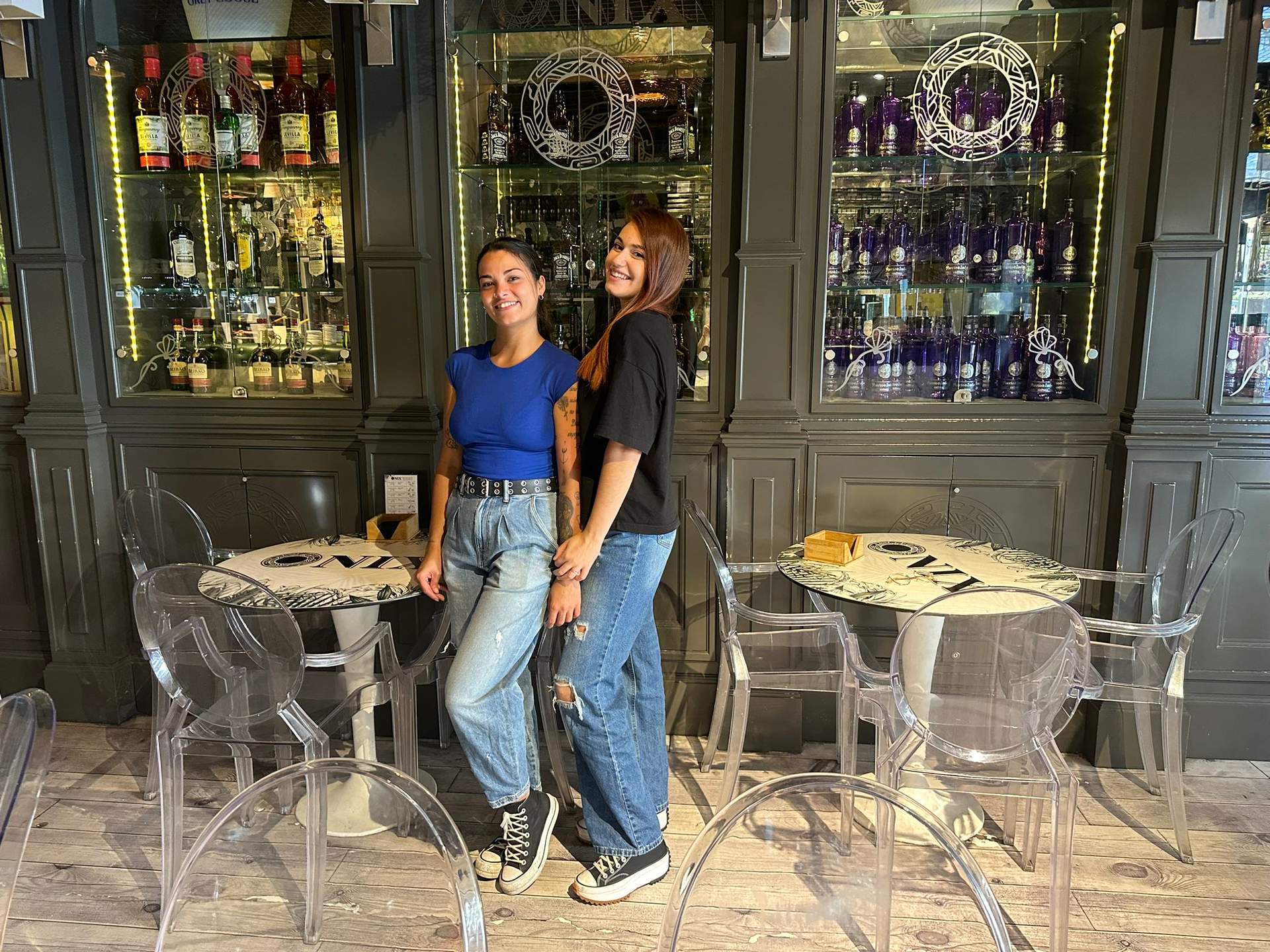 Carmen junto a su compañera de trabajo Cristina Márquez