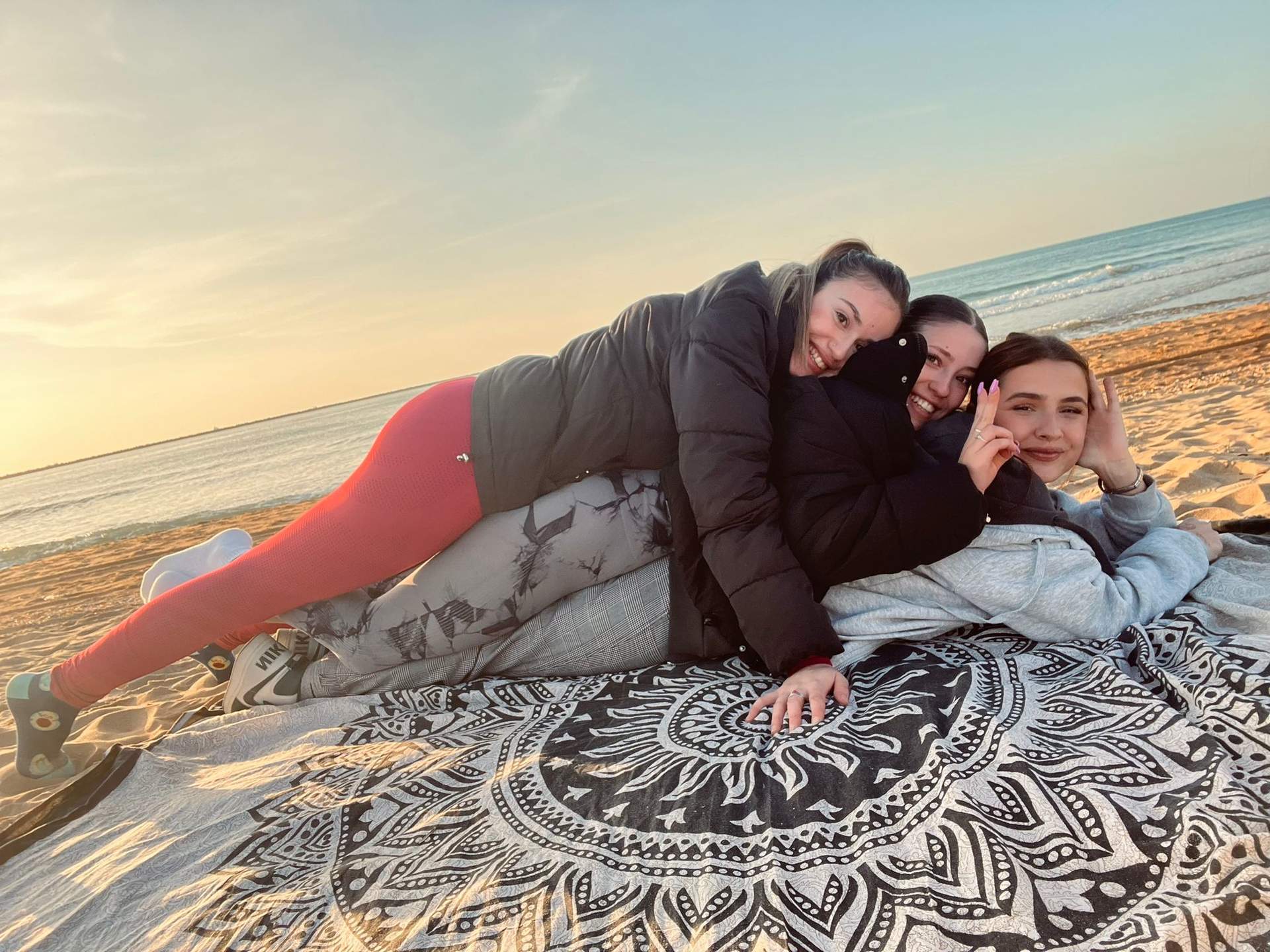 Con sus amigas Sara y Alba