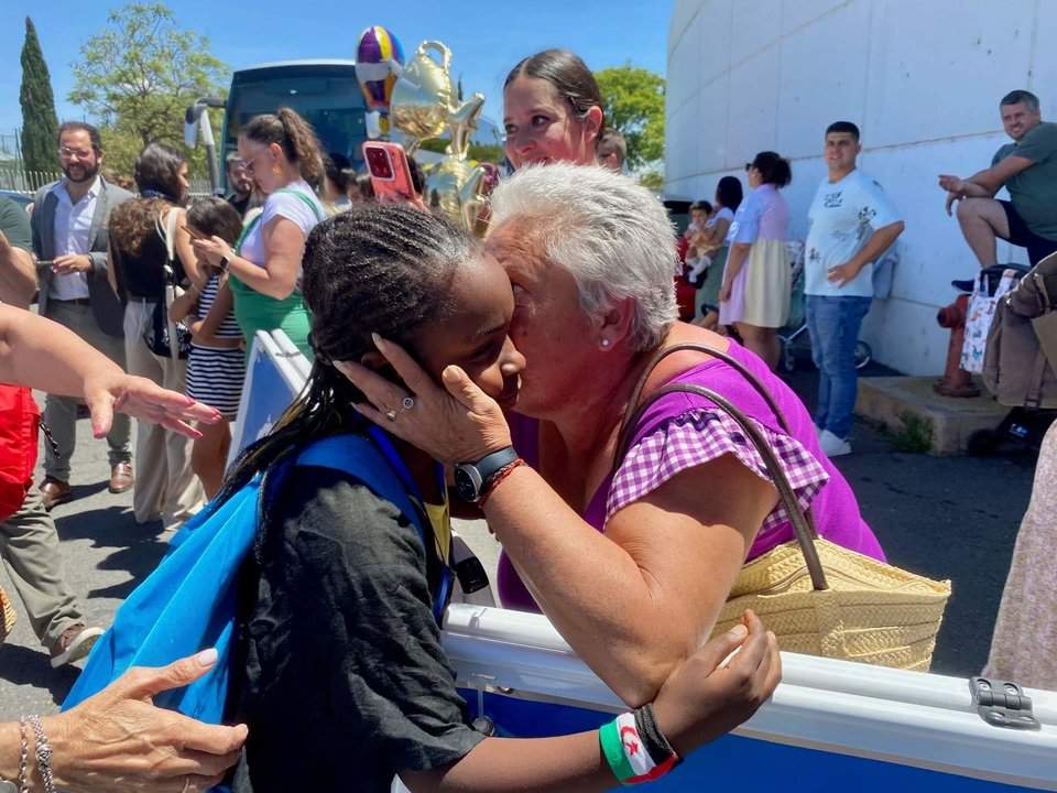 Recibimiento en el Estadio Iberoamericano a los niños y niñas procedentes de los campamento de Tindouf